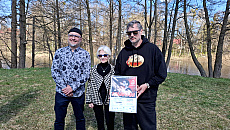 Konkurs O!Maanam w Stawigudzie. Hołd dla Kory nad jeziorem Wulpińskim Konkurs O!Maanam w Stawigudzie. Hołd dla Kory nad jeziorem Wulpińskim